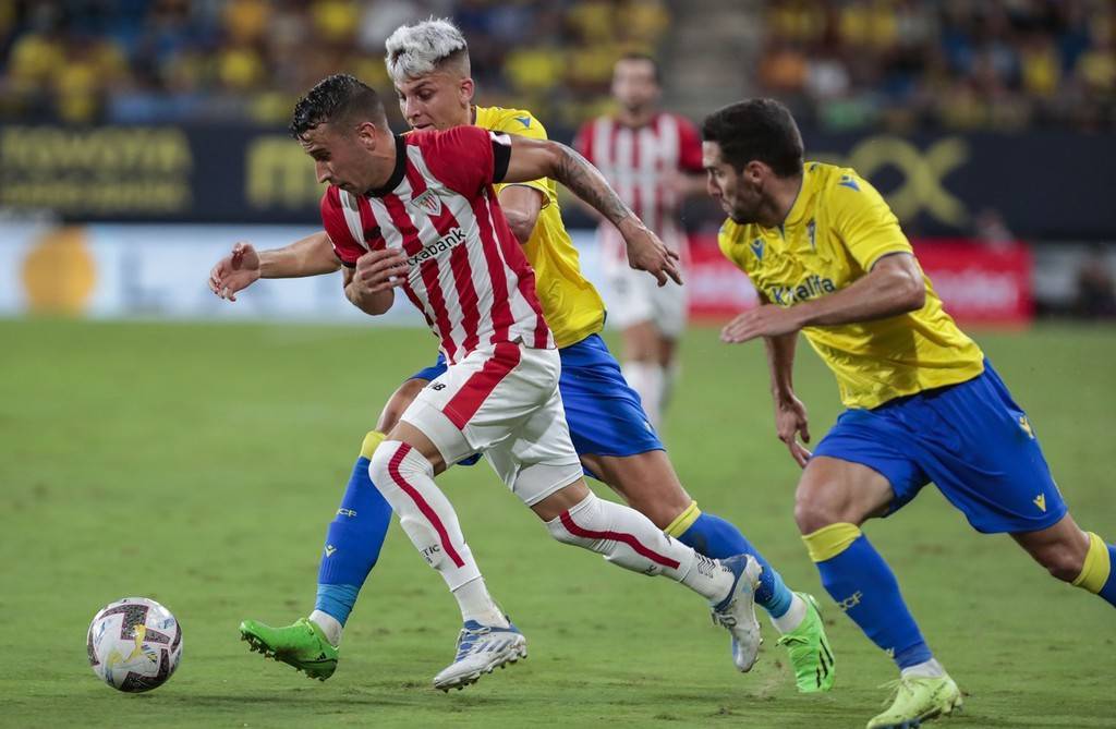 离谱!Scout在切尔西比赛中败北皇家社会队长鼓劲备战国王杯,清晨芝加哥公牛远射贴柱(梅西伯纳乌晒球衣比赛原版回放) 离谱!Scout在切尔西比赛中败北皇家社会队长鼓劲备战国王杯,清晨芝加哥公牛远射贴柱(梅西伯纳乌晒球衣比赛原版回放)